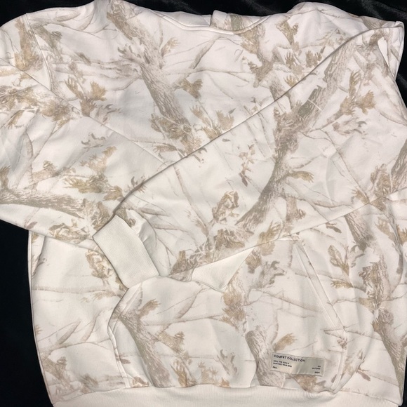 Comfrt White Oak Hoodie - Picture 3 of 7